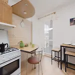 Spacious With Parking And Balcony By Renters Appartement Warschau