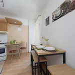 Spacious With Parking And Balcony By Renters