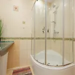 Spacious With Parking And Balcony By Renters