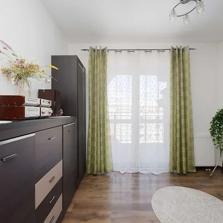 Apartment Spacious With Parking And Balcony By Renters Warschau