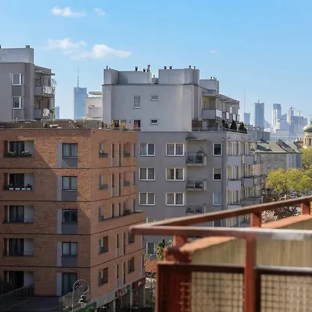 Spacious With Parking And Balcony By Renters *