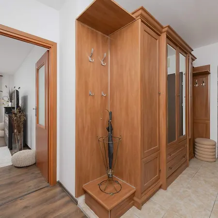 Spacious With Parking And Balcony By Renters * Warszawa
