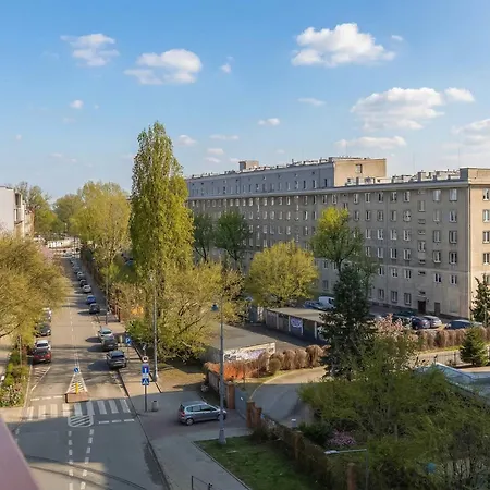 Spacious With Parking And Balcony By Renters Lejlighed *